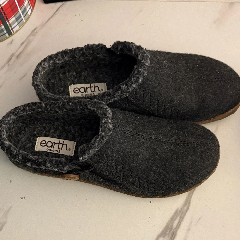 Earth Origins Woman’s Charcoal Slippers - Picture 4 of 8